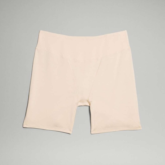Lululemon Cream Seamless Panties Intimates NWOT - Picture 1 of 4